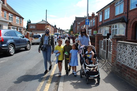 School Street at Wilson Primary School - parents and pupils: Enjoying walking