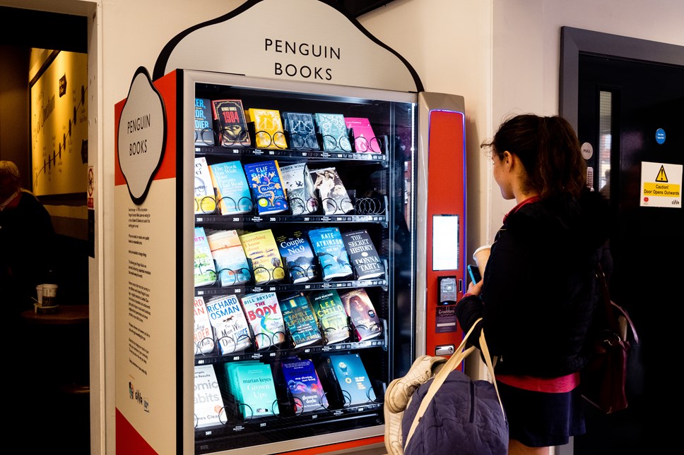 Penguin Vending Machive [c Yudi Wu]