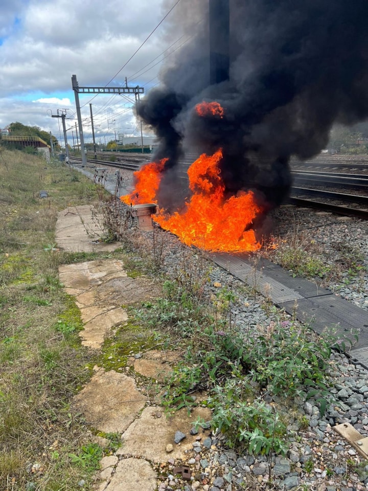 Stevenage lineside fire-4