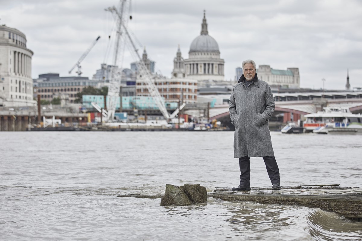 Tom Jones Press Shot