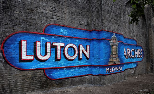 Luton arches mural, Chatham: Luton arches mural, Chatham, by Lionel Stanhope