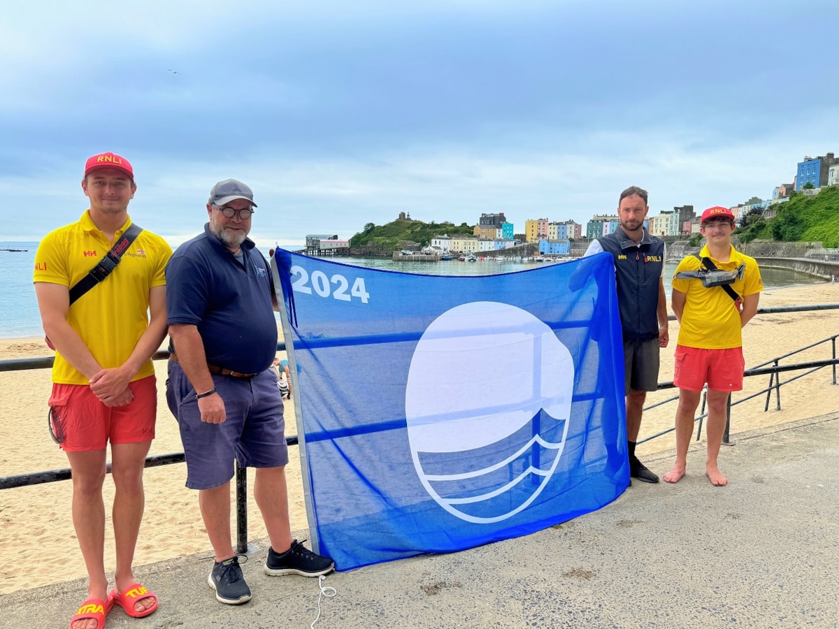 Tenby North Blue Flag - Baner Glas Gogledd Dinbych-y-pysgod