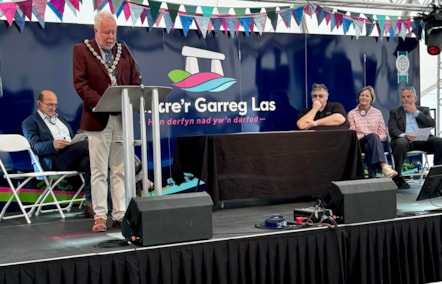 Cllr Delme Harries at Pentre' Garreg Las