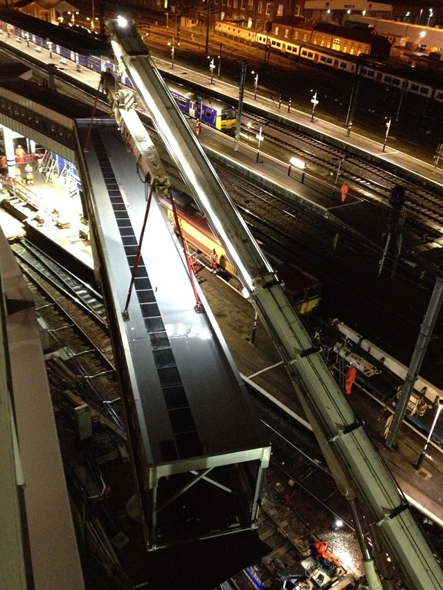 Platform 0 being installed at Doncaster station