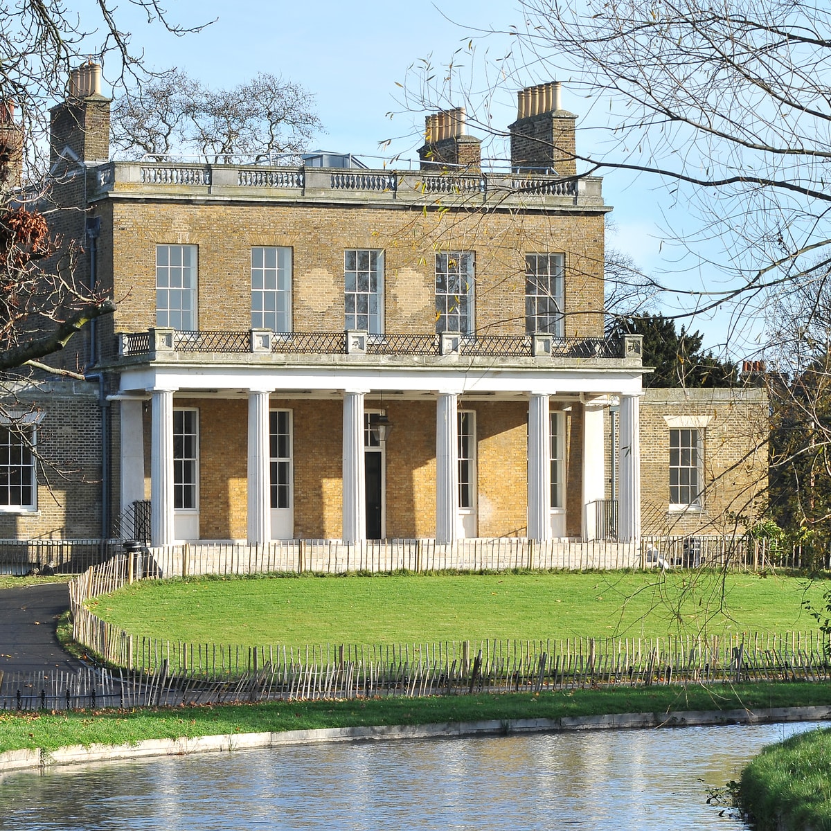 Clissold House