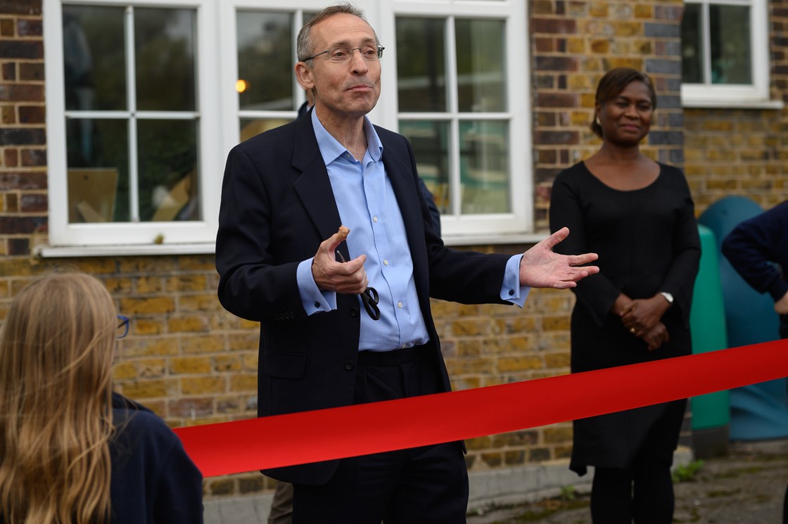 HS2 contractor donates classroom bus to London school-5: Contractors working on the HS2 project in West London have refurbished and donated a disused bus to Old Oak Primary School and Bubble and Squeak Studios. The bus will be used by children from the school and the local community as an alternative learning environment and community space.

Tags: Community Engagement, London, School, Community Investment

L-R: Andy Slaughter MP, Patricia Thompson, HS2 Ltd