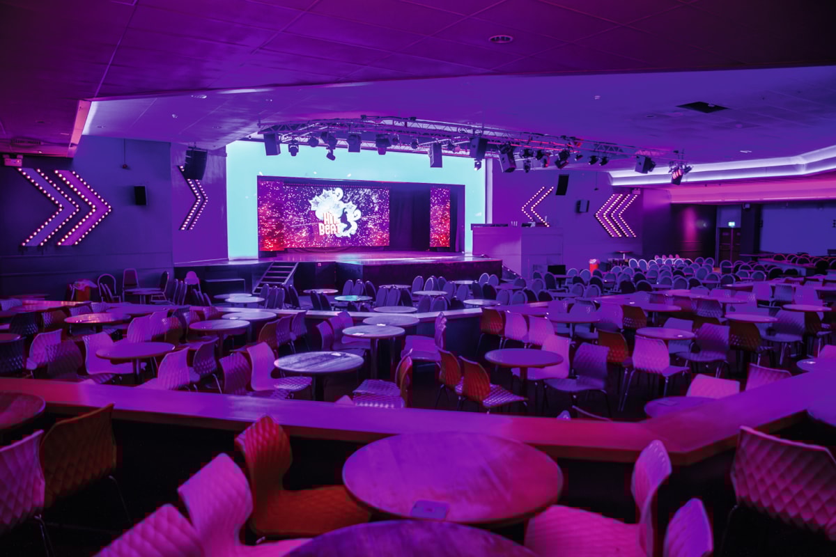 Show Bar at Primrose Valley