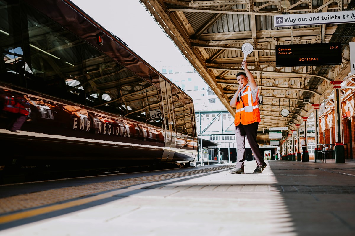 Station-Nottingham-Platform-008