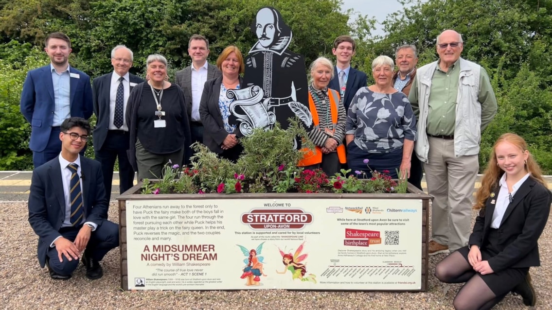 'Platform 2b, or not 2b'... Shakespeare statues greet passengers travelling to Stratford-upon-Avon: Partners celebrating the unveiling of the Stratford-Upon-Avon Shakespeare statue