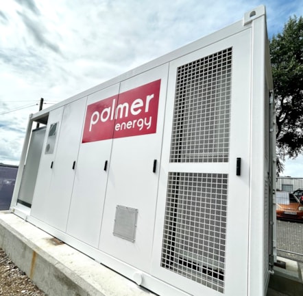 First Bus supports UK electricity network with its largest battery storage site