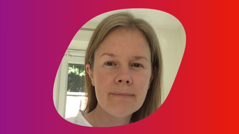 Jo Horton-red dot