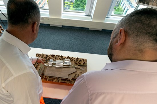 HS2 Minister Andrew Stephenson viewing model of HS2's Euston station-8: HS2 Minister, Andrew Stephenson MP, views a 1:1000 scale model of HS2’s Euston station. He is being shown the model by Laurence Whitbourn, HS2’s Euston Area Director. The model is being used at HS2’s engagement events throughout May and June 2022. 

The model is displayed with indicative oversite development that is enabled by the construction of the HS2 station. Oversite development will be delivered by HS2’s Master Development Partner, Lendlease, who is embarking on an 18 month public consultation with the local community.

Tags: Euston, Model, HS2 Station, Camden, Community Engagement.

People (L-R):  Laurence Whitbourn, HS2 Euston Area Director; Andrew Stephenson MP, HS2 Minister.