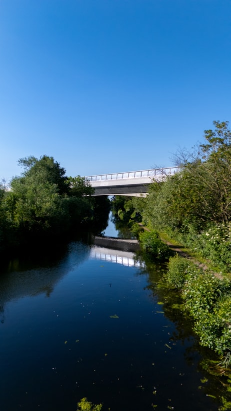 View of Colne Valley viaduct as it crosses the Grand Union Canal (June 2025) 00002