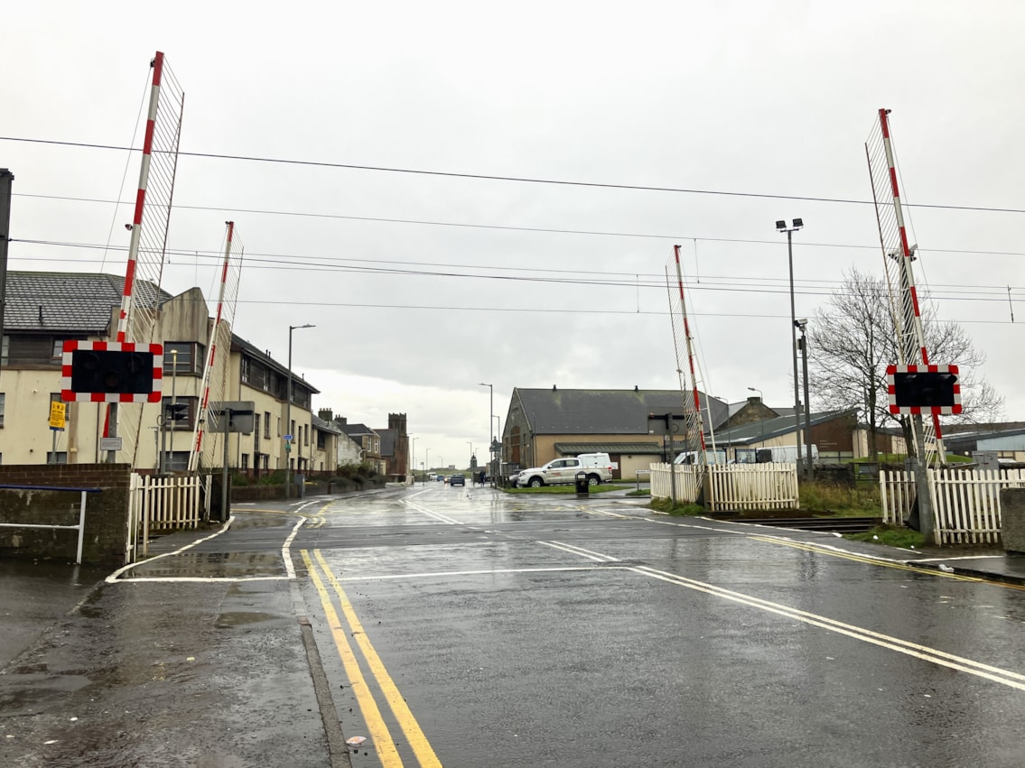 Stevenston level crossing 2