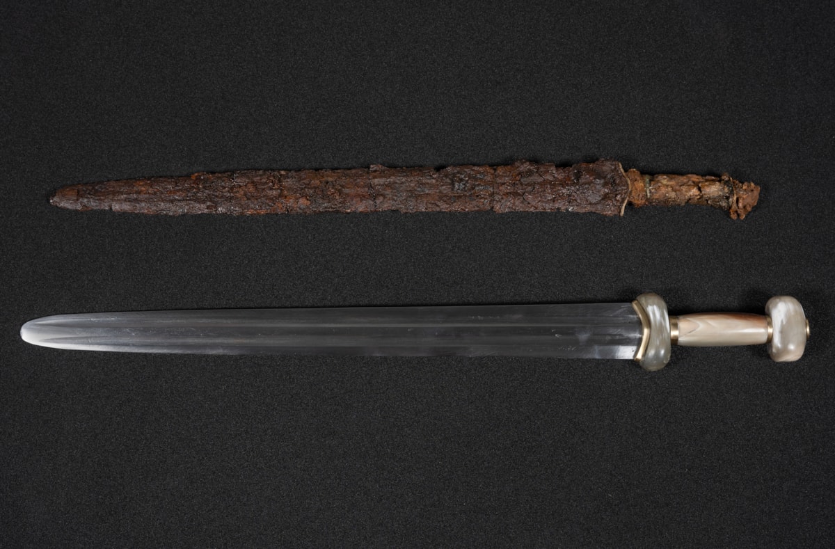 Marshill sword and replica. Photo © Neil Hanna-2