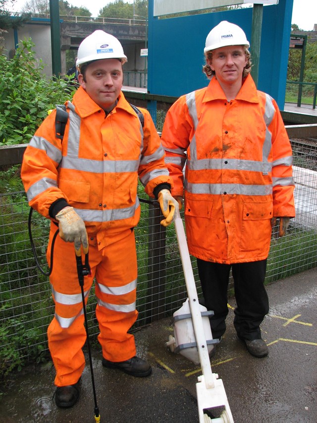Two man leaf busting team