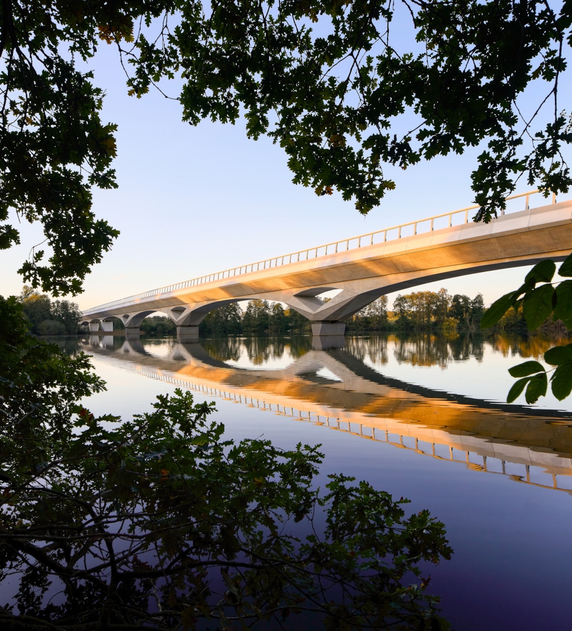 HS2 Colne Valley Viaduct - Korda Lake View 2 Dusk (C) Grimshaw Hufton Crow