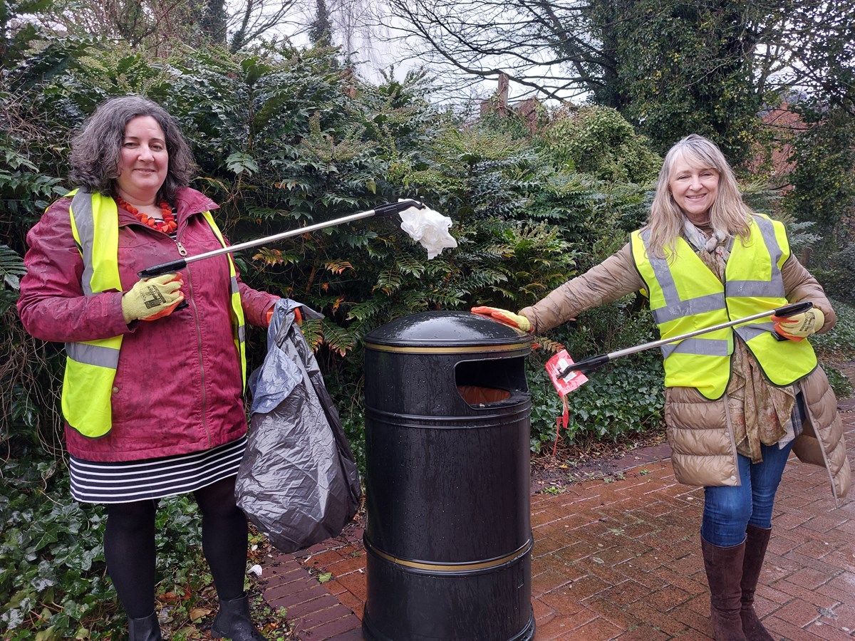 Cllrs Rowland (R )  and Barnett- Ward ( L ) are urging folks to get out their litter pickers and work together to Keep Britain Tidy!