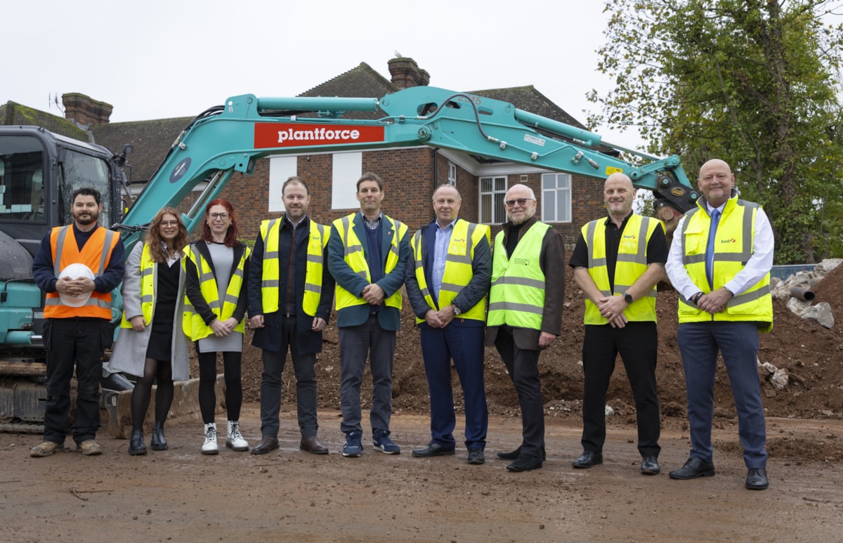 Buses of Somerset groundbreaking group shot