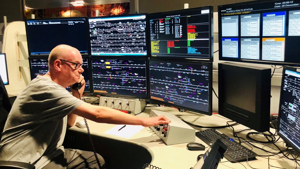 Scotland’s Railway appeals for former signallers to help keep vital services moving: Signaller, West of Scotland Signalling Centre