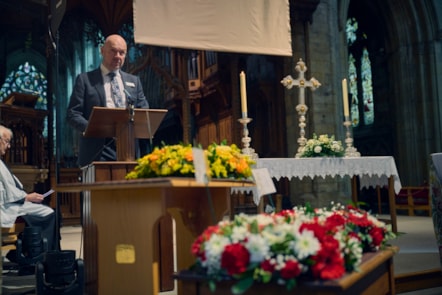 Warrick Dent, Deputy Managing Director at LNER speaks at the Great Heck memorial service