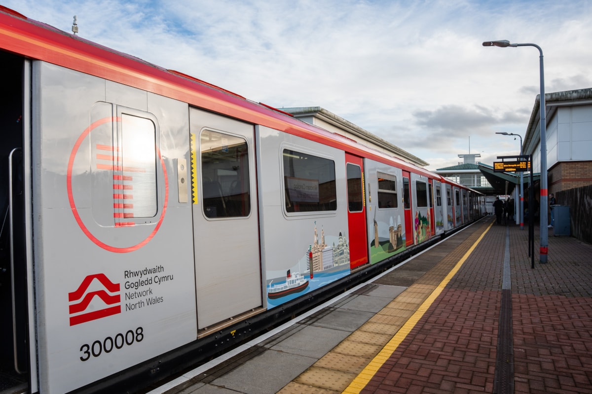 NNW wrapped train (5)