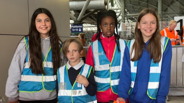 Pudsey Primrose Hill Primary at CrossCountry's stand: Pudsey Primrose Hill Primary at CrossCountry's stand