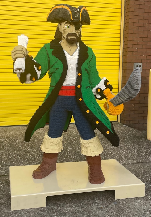 Pirates - Captain Blackbrick 2-2