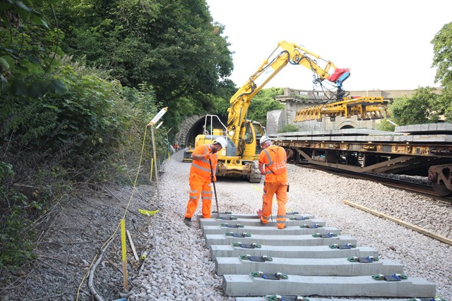 Stunning time-lapse film shows track lowering work through Dundas Aqueduct: Dundas Aqueduct