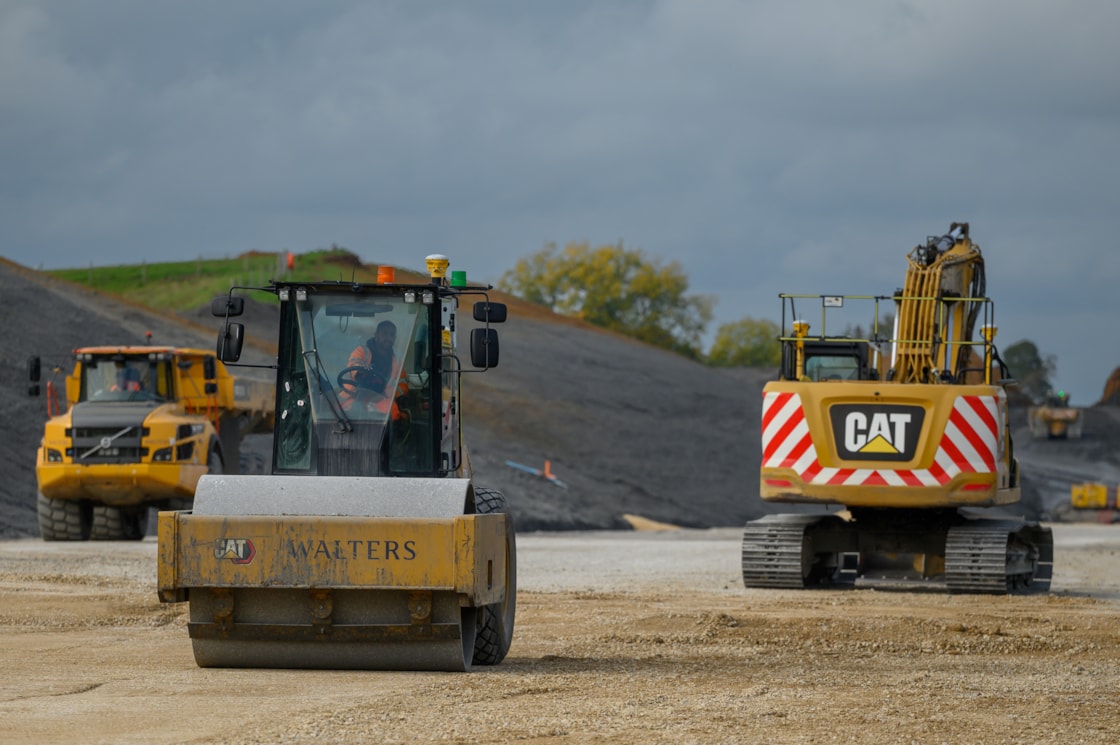 20251016 Greatworth  tunnel and slab laying-49