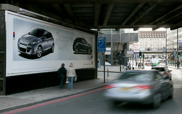 Roadside advertising site - Waterloo Bridge: Roadside advertising site - Waterloo Bridge