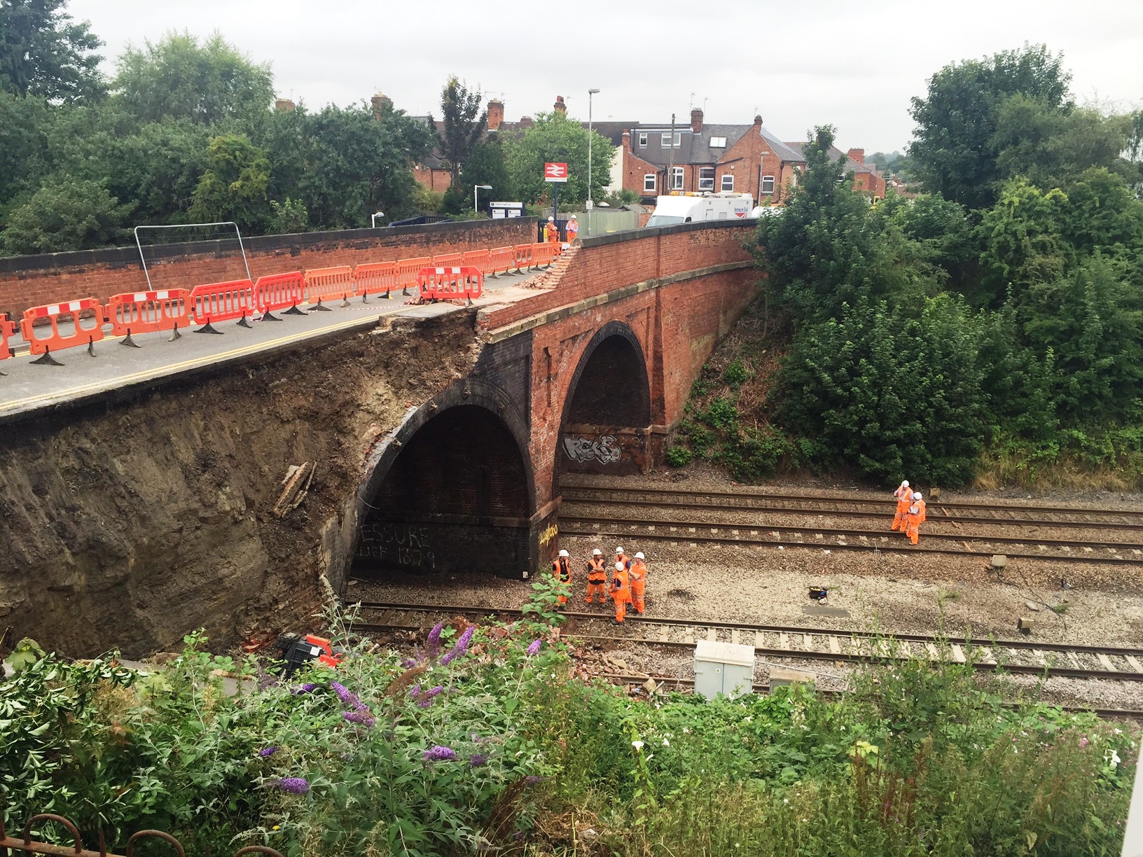 The partially collapsed bridge at Barrow upon Soar