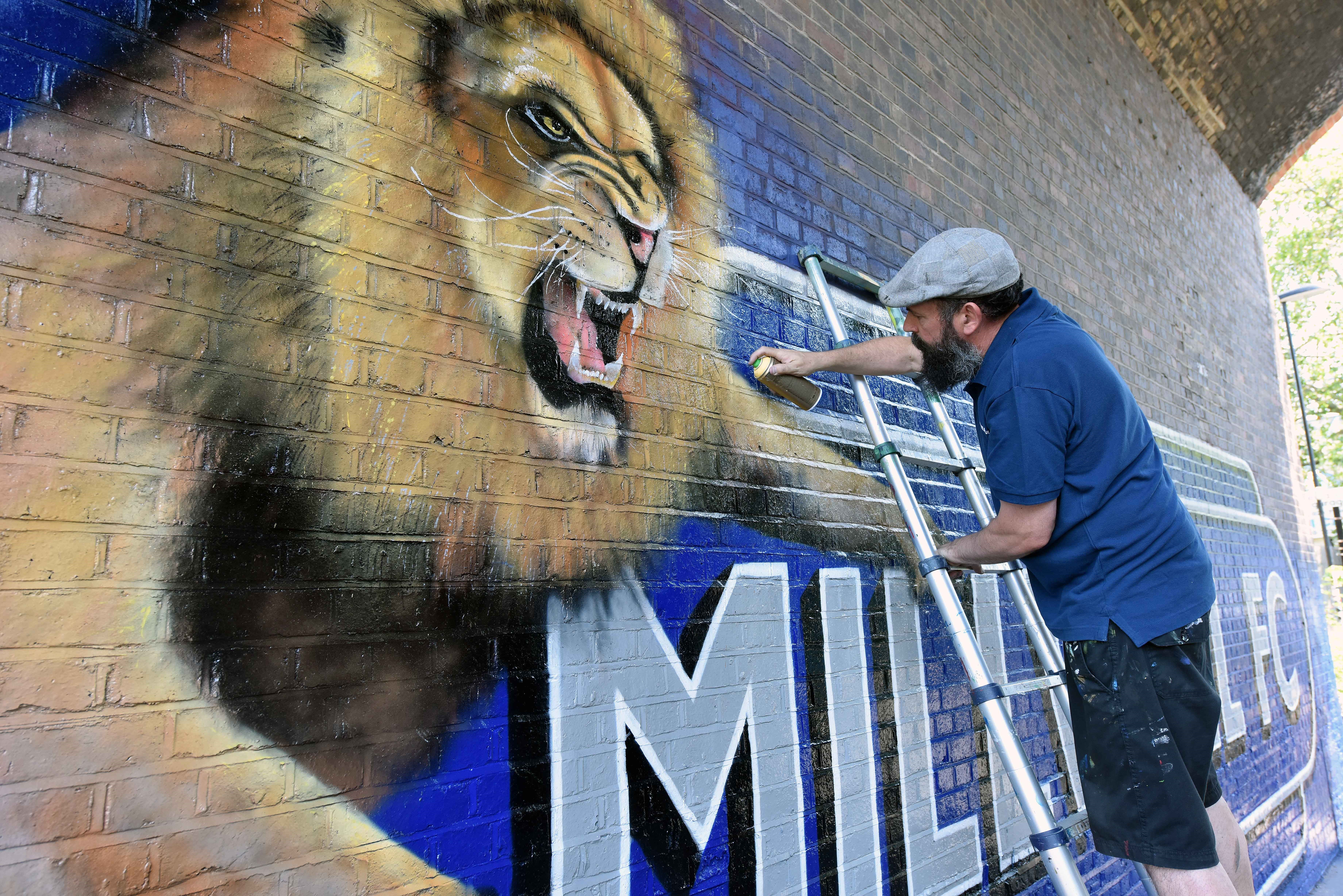 Hollywood artist Lionel Stanhope designs mural for Millwall Football Club  with backing from Network Rail