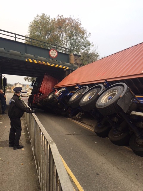 Drivers urged to 'Wise Up, Size Up' ahead of Black Friday rush as Network  Rail reveals extent of bridge-bash burden on passengers