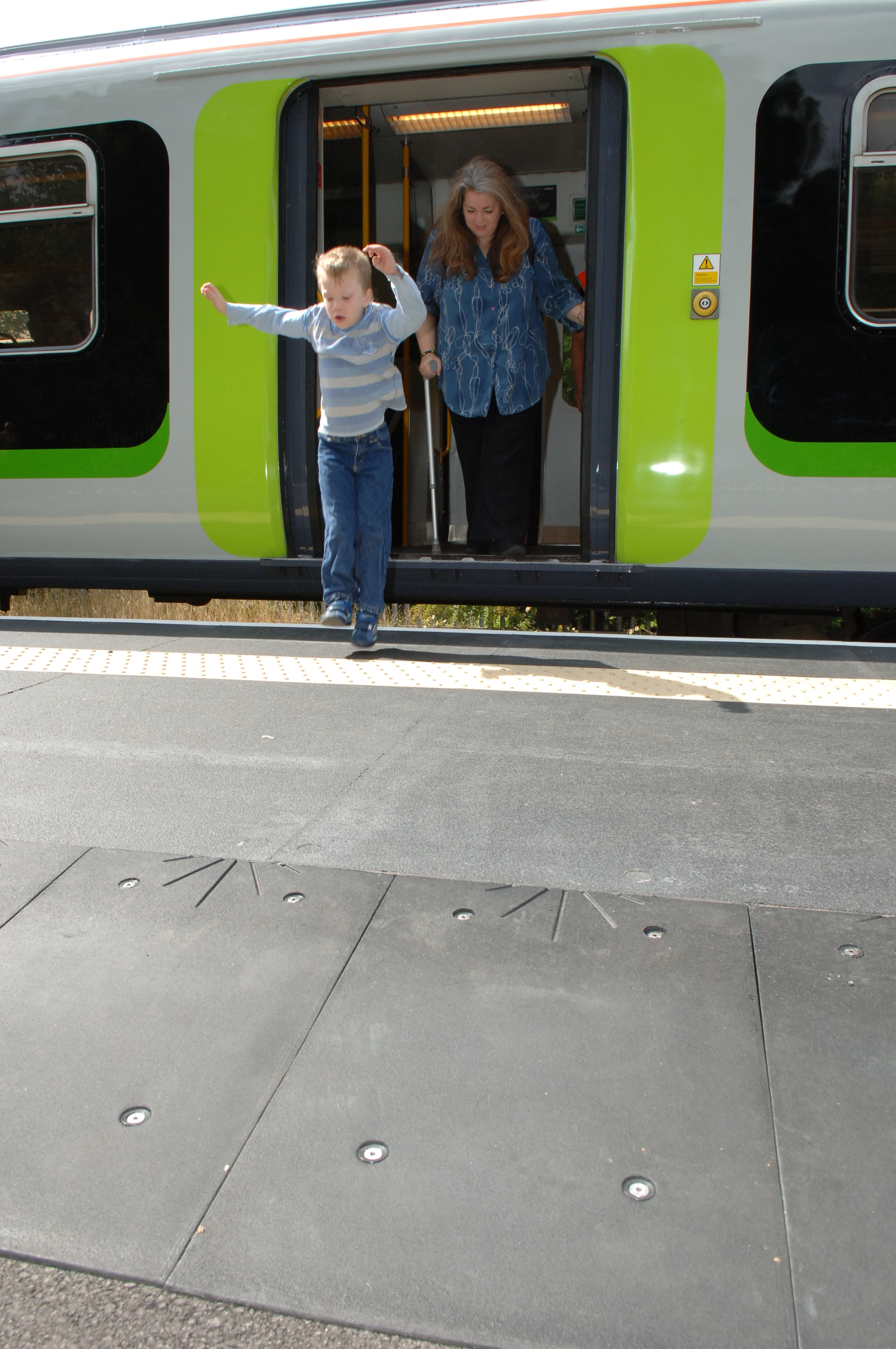 ST ALBANS ABBEY RAIL USERS HAPPY TO GET THE HUMP