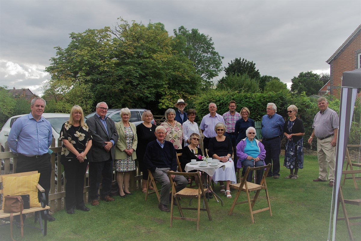 Attendees to the Garden Party at Tibberton Almshouses - 16.9.21-2