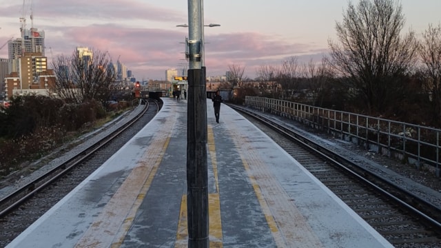 Network Rail completes bumper package of Christmas and New Year engineering work across London and the south east: South Bermondsey open for business