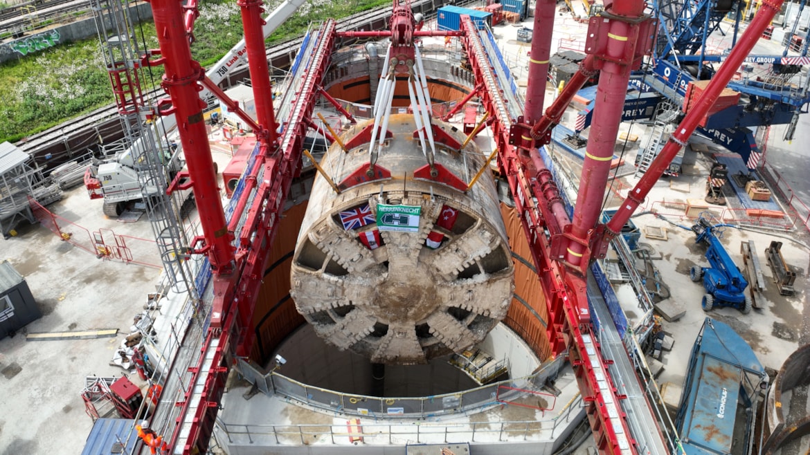 IN PICTURES: HS2 lifts second giant tunnelling machine after successful 5-mile journey under London: TBM Caroline lifted from Green Park Way shaft after completing journey under the capital