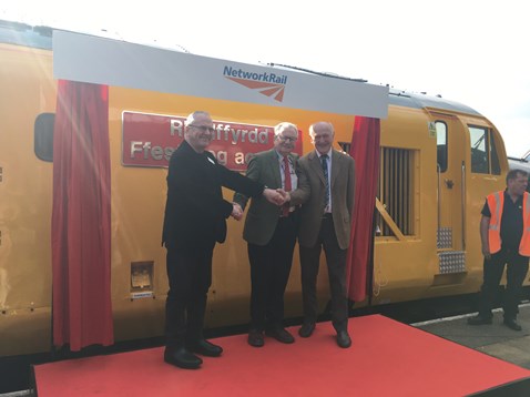 Sir Peter Hendy CBE (left) with Dafydd Elis-Thomas AM (centre) and Dr John Prideaux (right)