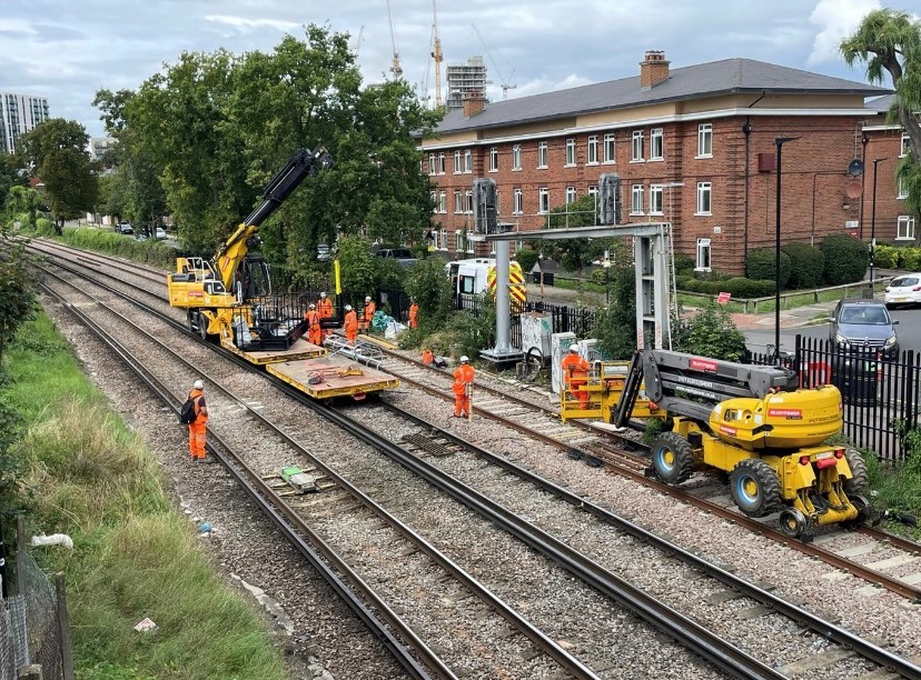 Engineering works by Kew Bridge