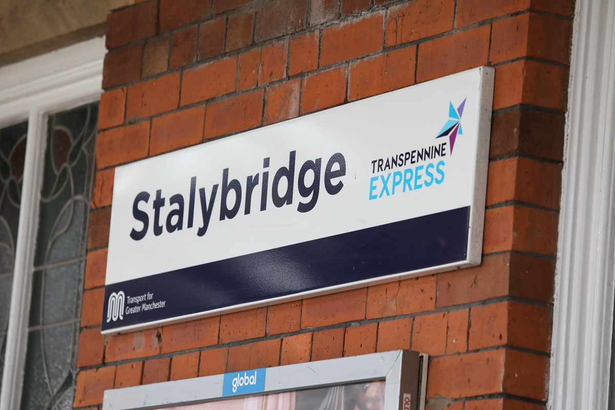 Stalybridge station