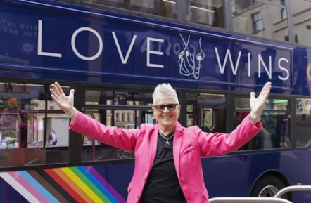 Glasgow Pride Bus - Horse Macdonald-2
