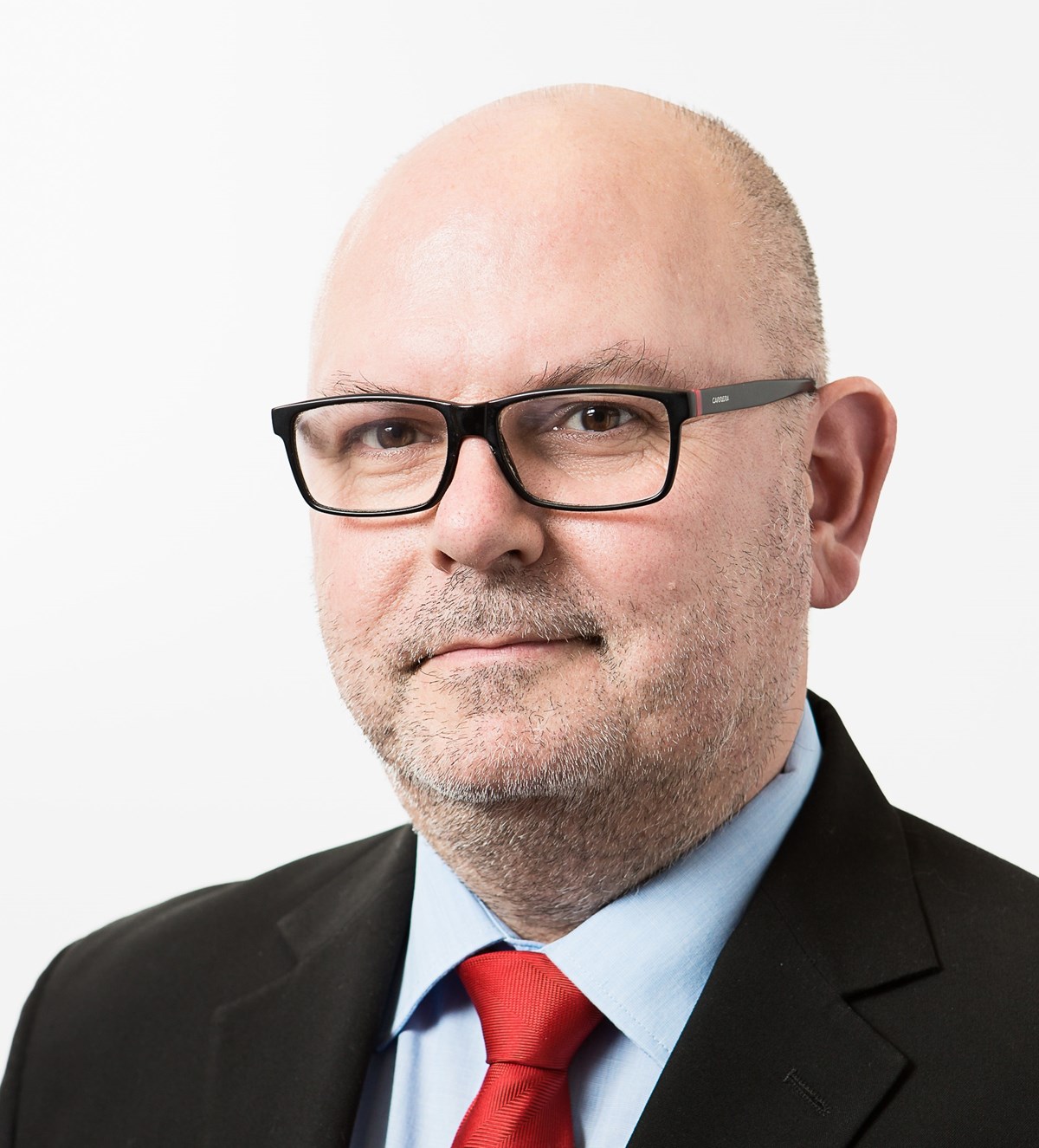 David Smith: David Smith is Chief Executive of Energy Networks Association (ENA). He joined ENA in July 2003 as Director of Policy, and was appointed Chief Executive in October 2007. Previously he was Director of Corporate Affairs at the British Retail Consortium where he was responsible for the retail industry implementation of ‘Chip & Pin’ in the UK, as well as all internal and external communications for the organisation.
David is Deputy Chairman of GEODE, the European association for the electricity and gas distribution networks. In the UK he is a Non-Executive Board Member of the South Tees Development Corporation, the first Mayoral Development to be established outside London to oversee the redevelopment of the former Redcar Steelworks.
David is a Fellow of the Institute of Association Management, a Liveryman of the Worshipful Company of Fuellers and a Member of the Institute of Directors and a Fellow of the Royal Society of Arts.