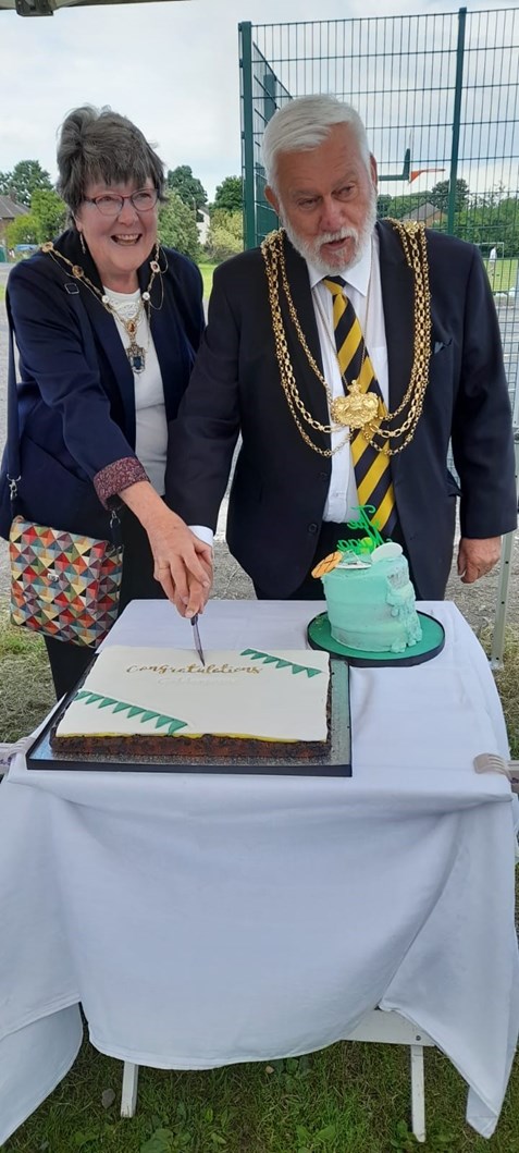 Back of the net! New Multi Use Games Area opens in Gildersome: Lord Mayor of Leeds - Gildersome MUGA