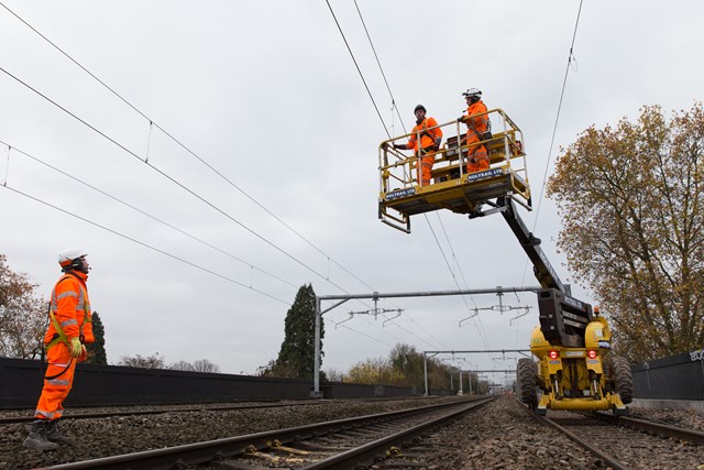 Electrification for Crossrail programme 252889
