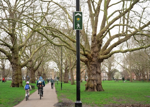TfL launches the Green Link Walk, a 15-mile new walking and wheeling route from Epping Forest to Peckham Town Centre: TfL Image - Green Link Walk sign 1