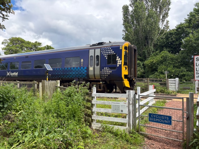 Dingwall south level crossing 2: Dingwall south level crossing 2