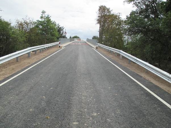 Fulscot Road bridge: Fulscot Road bridge after reconstruction work to prepare it for electrification.