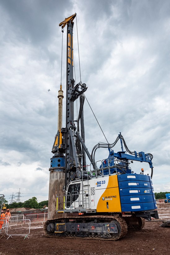 The new BAUER eBG33 piling rig cuts 1,200kg of CO2 per day and reduces noise by 50% 