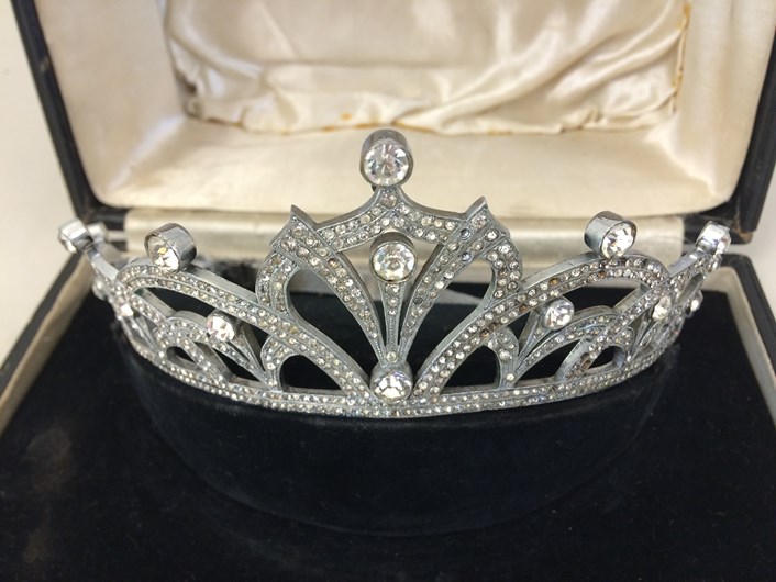 Object of the week- Cotton Queen's tiara: 15.elsiekearsleytiara1courtesyoflongridgeheritagetrust-2.jpg